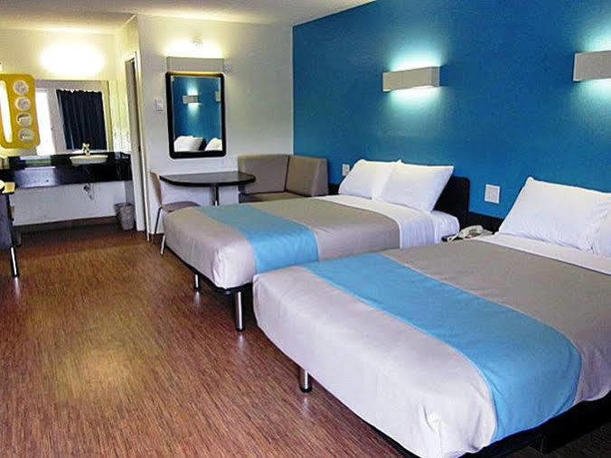 Motel 6-Overland Park, Ks Екстер'єр фото