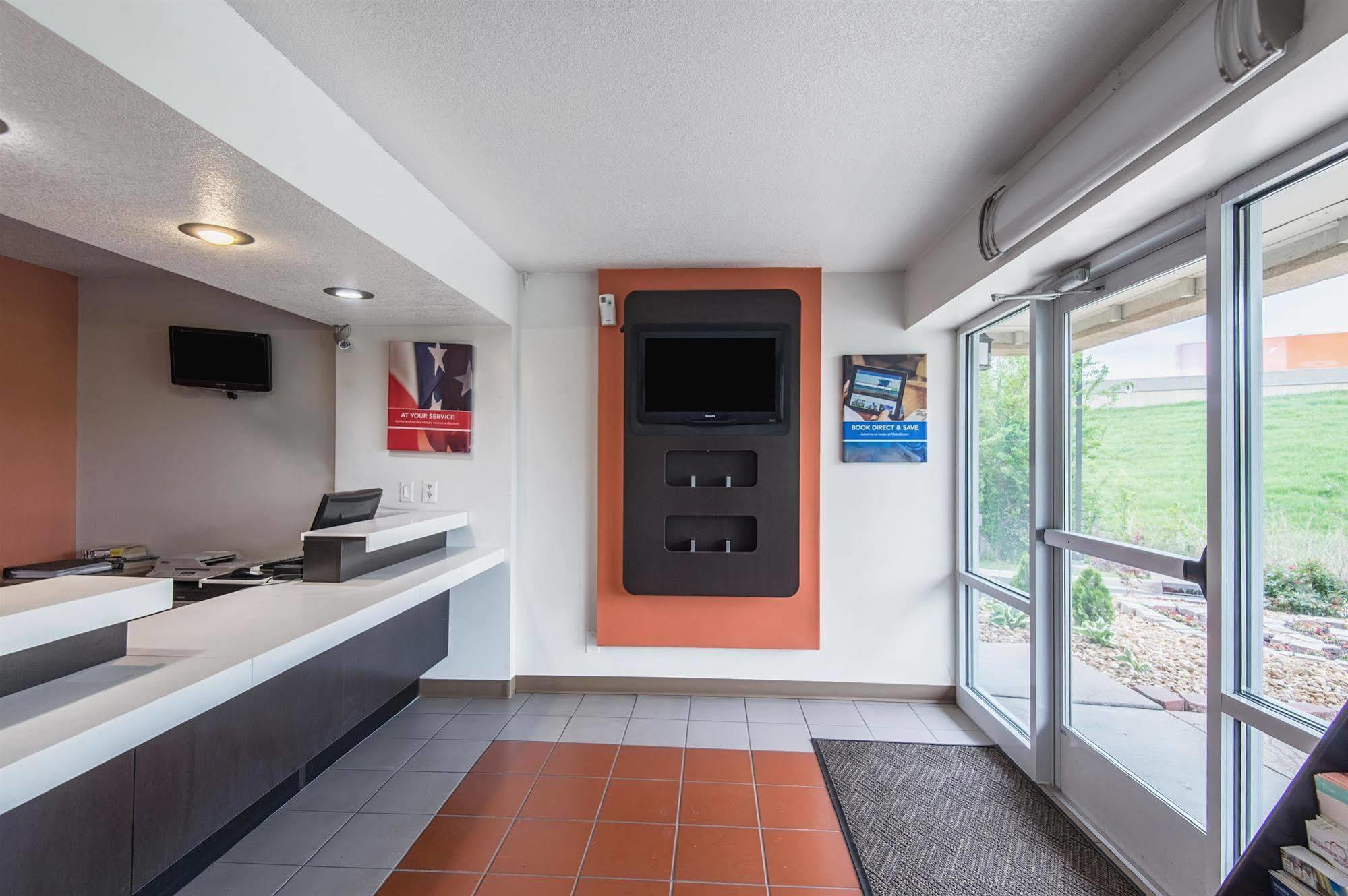 Motel 6-Overland Park, Ks Екстер'єр фото